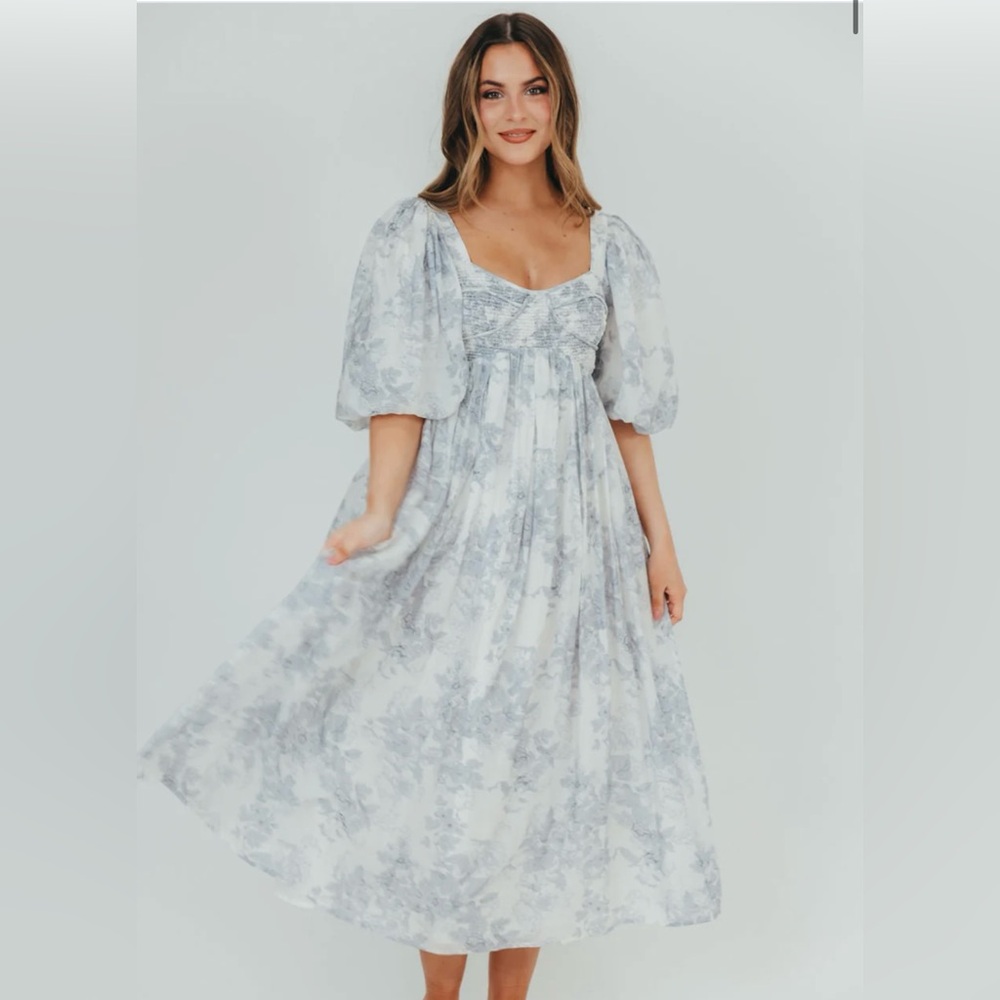 Elegant Blue Floral Maxi Dress